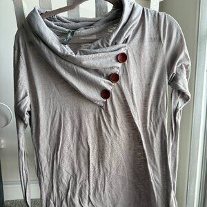 Long sleeve grey shirt